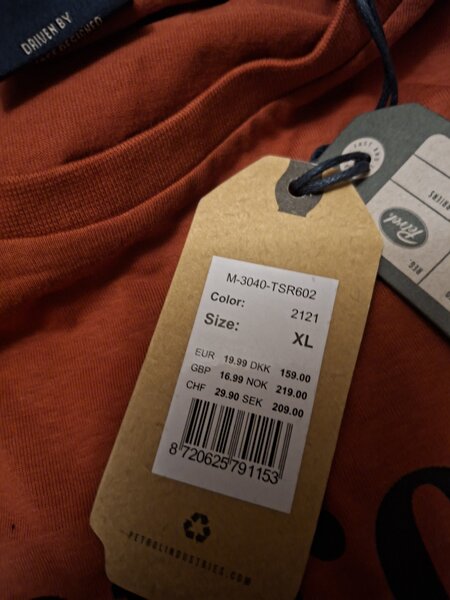 Vand tricouri, firma bumbac.