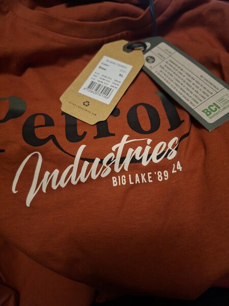 Vand tricouri, firma bumbac.